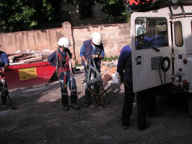 PRACTICAS (4) RIESGO ELECTRICO